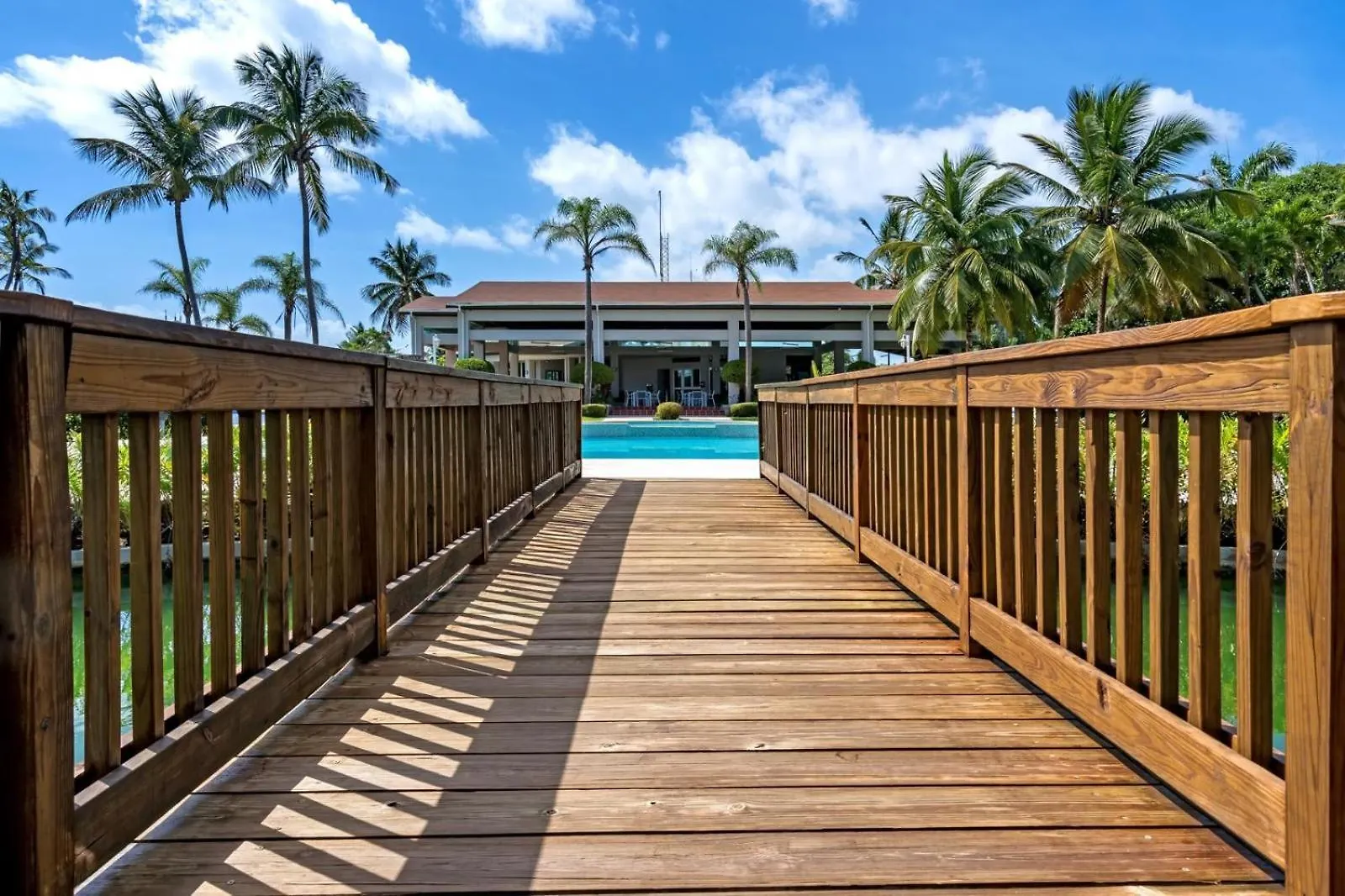 Villa Gem Tropical Charm Prime Location Sabana  0*, Sabana (Vega Alta)