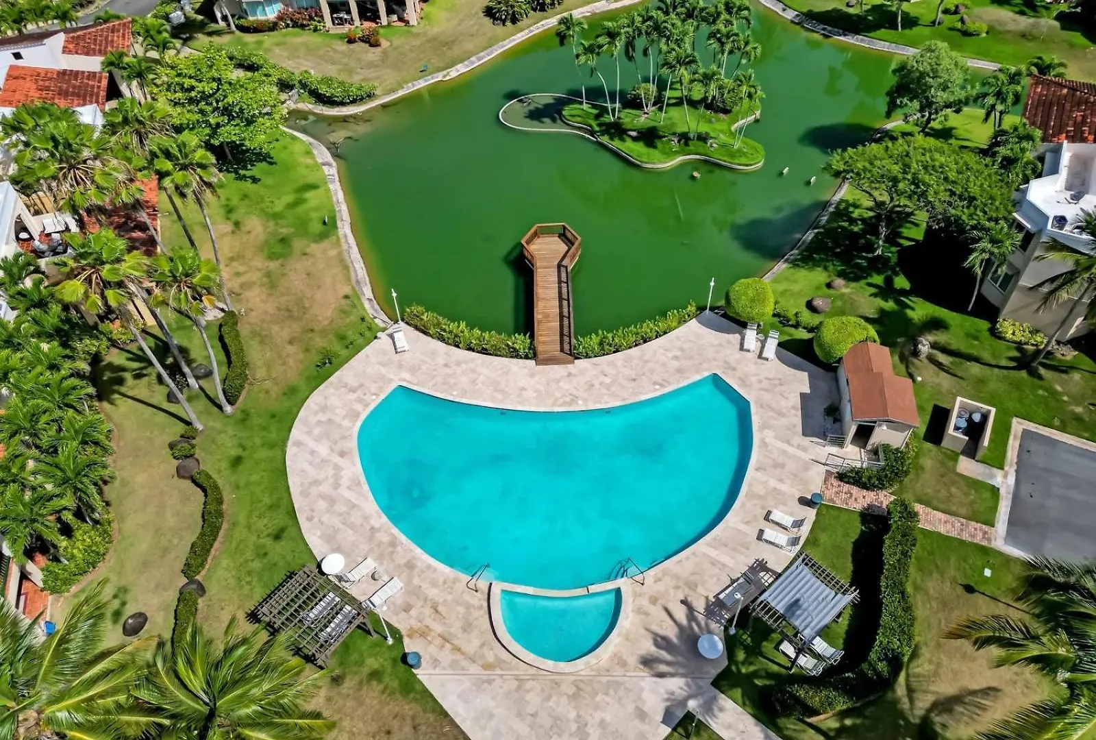 Villa Gem Tropical Charm Prime Location Sabana